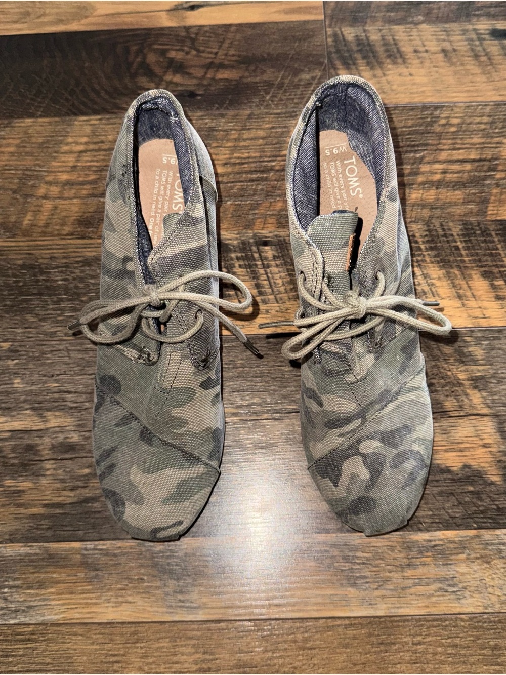 TOMS Women's Camouflage Lace-Up Boots in Olive and Gray